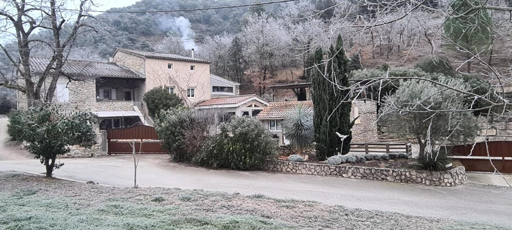 Le Mas De La Colombe Grospierres Esterno foto